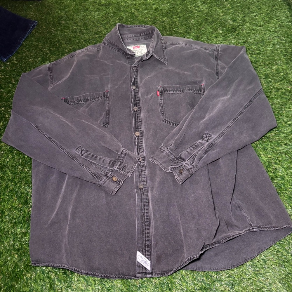 Vintage Levis 60560-1361 Faded Black Denim Button Down Shirt Mens Medium 90s